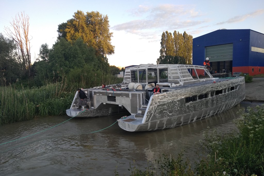 Building to first splash – 70th parallel